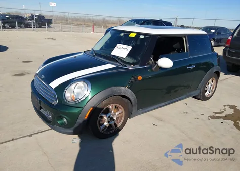 2013 Mini Hardtop Cooper z USA, uszkodzony, nr VIN WMWSU3C55DT688472